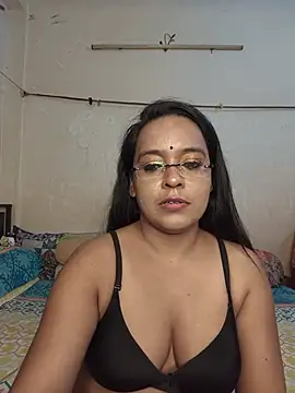 naughtymia06's live room