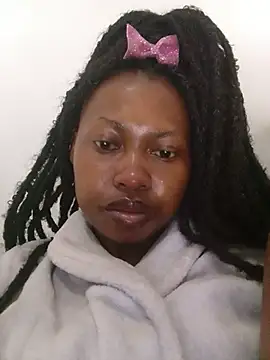 Sweethoneypot25 live cam on StripChat