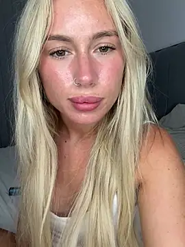 SexySaraxxoo webcam