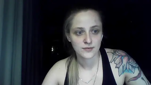 LeaWetGirl webcam