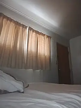 THEBEDroomdoOR webcam