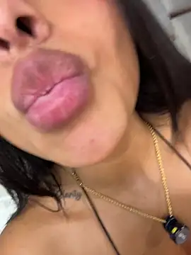 Alissssonferl_ live sex cam