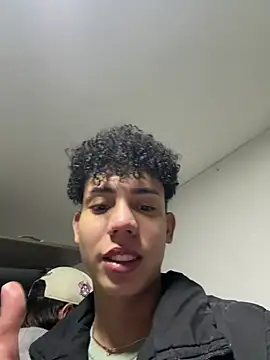 Yoursexyjose Stripchat live cam