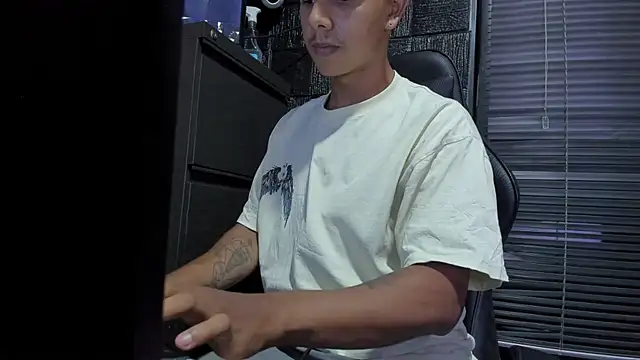 boy_bigcock24cm webcam