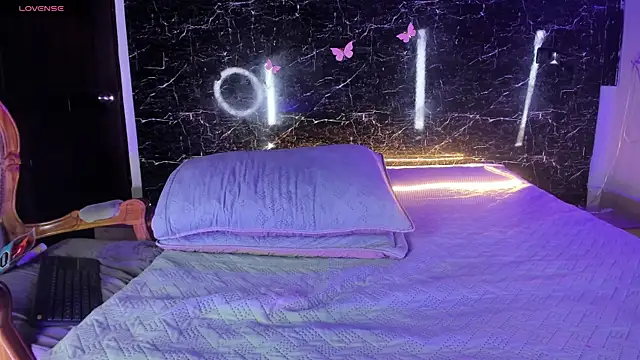 Adrian_Wolf live sex cam