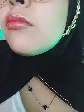 Elinaax live cam on StripChat