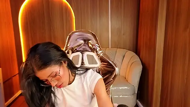 Alina_b_ webcam