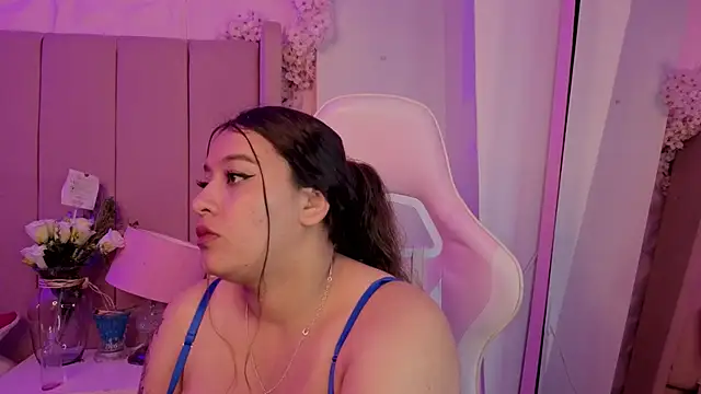 MollyBigBoobs12 webcam