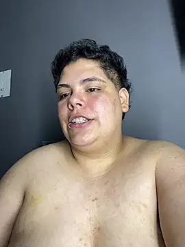 Hailey_Curvy webcam