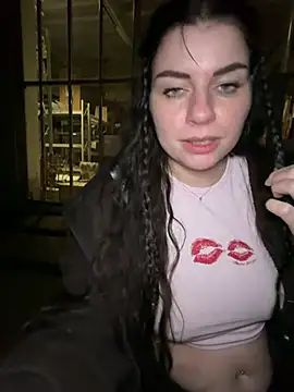 EllyNora webcam