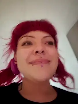 Sarah-Stoner live cam on StripChat