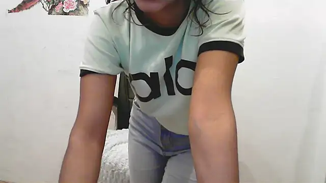 short_girl_ (F young) - name on boobs
