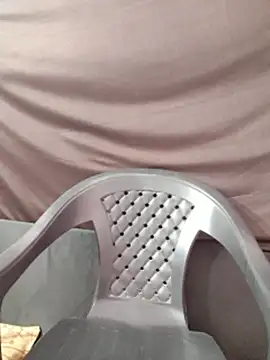Shaniyaloveyou32 live cam on StripChat