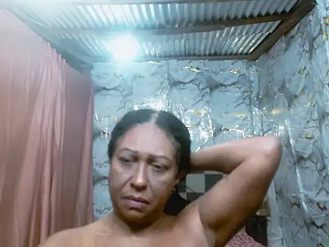 Miss_Yessi webcam