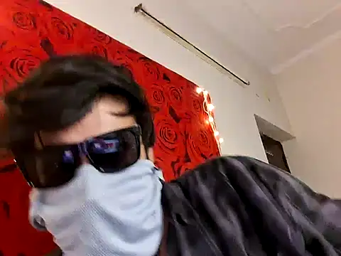 Lawdasurrr live cam on StripChat