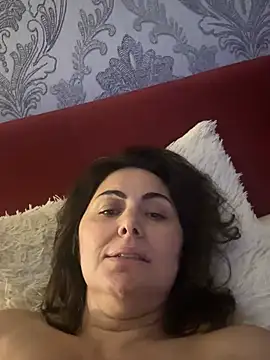 Emma_roqueen live cam on StripChat