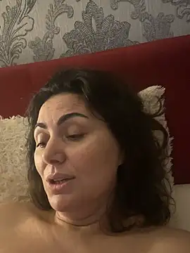 emma_roqueen (F milf) - Where are my slaves no:king: no:heart: