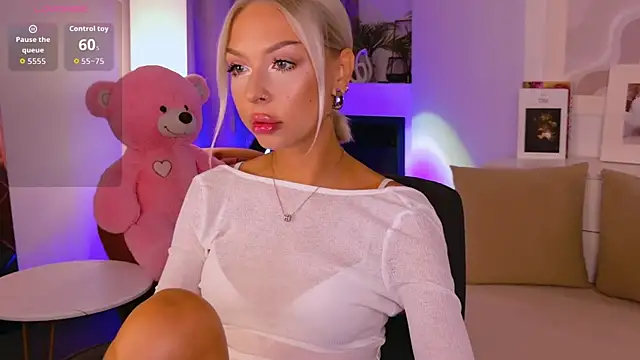 Alaska_Lane live cam on StripChat