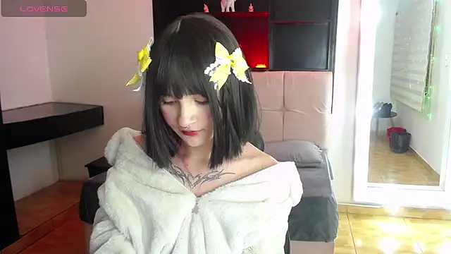 _Charlotte_Collins_ live webcam
