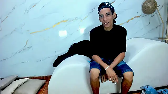 AmazingOrgasm webcam