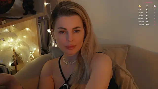 Lady--M live webcam show