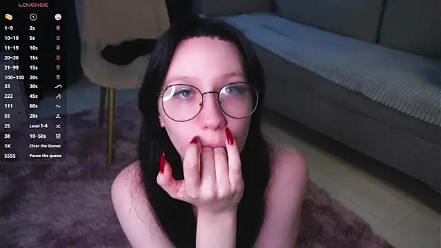 FreedaWidmer live cam on StripChat
