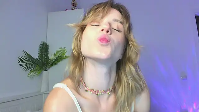 Tessa_Shy_ webcam