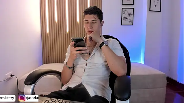 Dorianmistery2322_ webcam