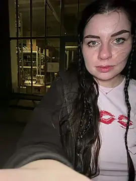EllyNora webcam