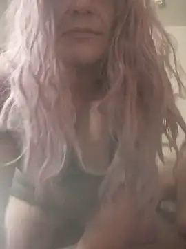 deedeedoll82222 live sex cam