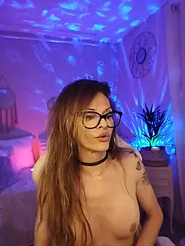 Luna_Kitanna live cam on StripChat