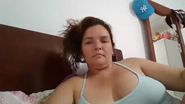 squirtlatinx webcam