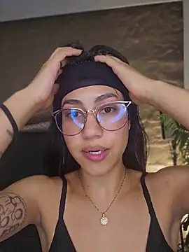 nia_lobo (F young) - saliva blojwob
