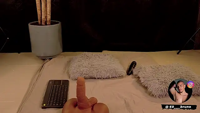 Bruno___69 webcam