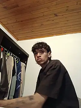 h3ll_b0y_ - H3ll_B0Y_'s free webcam - UK Sex Cams