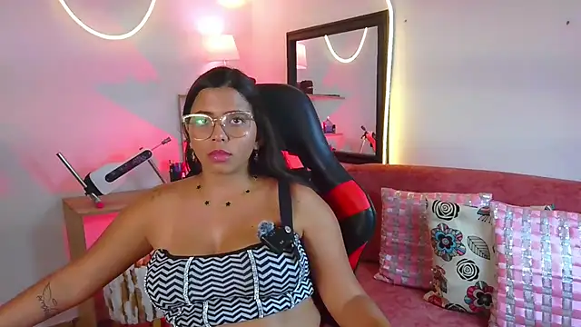 Megaan_Greey webcam