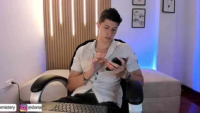 Dorianmistery2322_ webcam