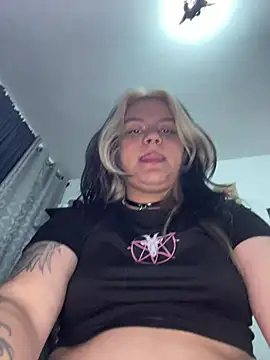 NaylaVelv04 webcam
