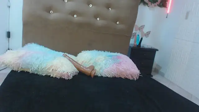 adara_cute_69 webcam