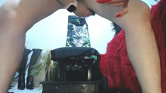 ZaraNoor-777 webcam