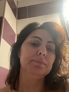 emma_roqueen (F milf) - Where are my slaves no:king: no:heart: