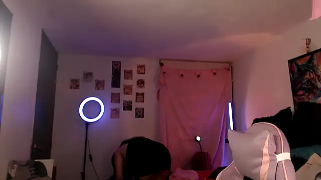 AllyDonfort webcam