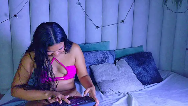 AhslyEvans__ webcam