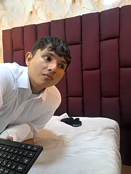 ParejaCurvy20 webcam