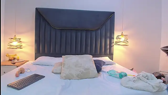 CamilaMoons webcam