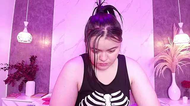 Vicky-Mooree webcam