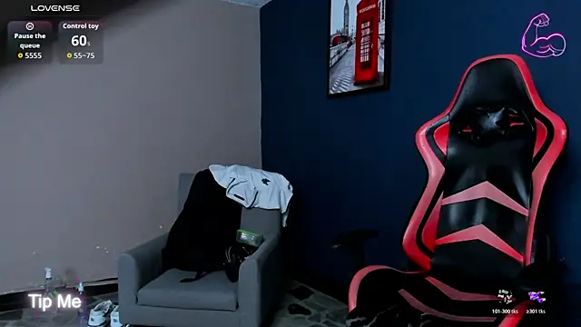 Axxel_Muscle webcam