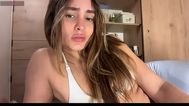 MyForeveraMia webcam