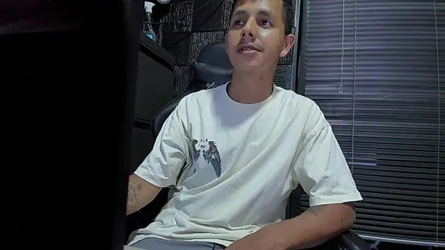 boy_bigcock24cm webcam
