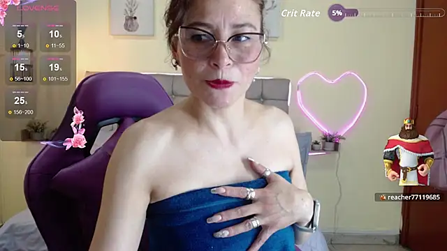 _naomi_s live cam on StripChat